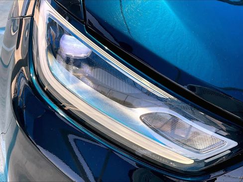 Used 2023 Chrysler Pacifica Touring-L image 28