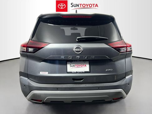 Used 2023 Nissan Rogue S AWD/4WD image 5