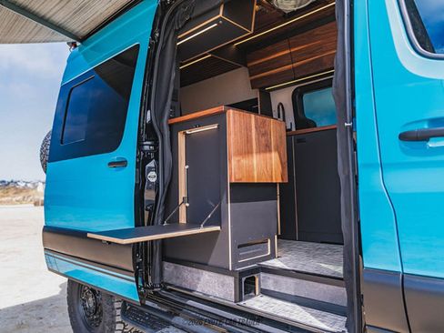 Used 2024 Mercedes-Benz Sprinter 2500 image 69