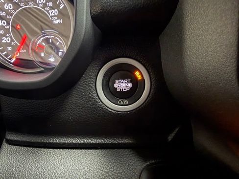 Used 2023 RAM 1500 Big Horn AWD/4WD image 32