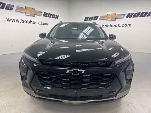 New 2026 Chevrolet Trax ACTIV w/ Sunroof Package image 2