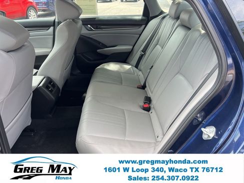 Used 2018 Honda Accord Touring image 17