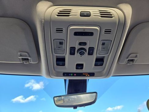 Used 2021 GMC Yukon XL Denali w/ Denali Premium Package image 28