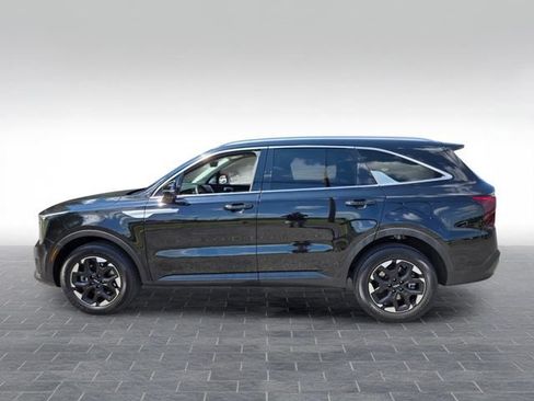 Used 2024 Kia Sorento S AWD/4WD image 4