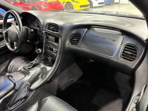 Used 2002 Chevrolet Corvette Z06 w/ Memory Pkg image 9