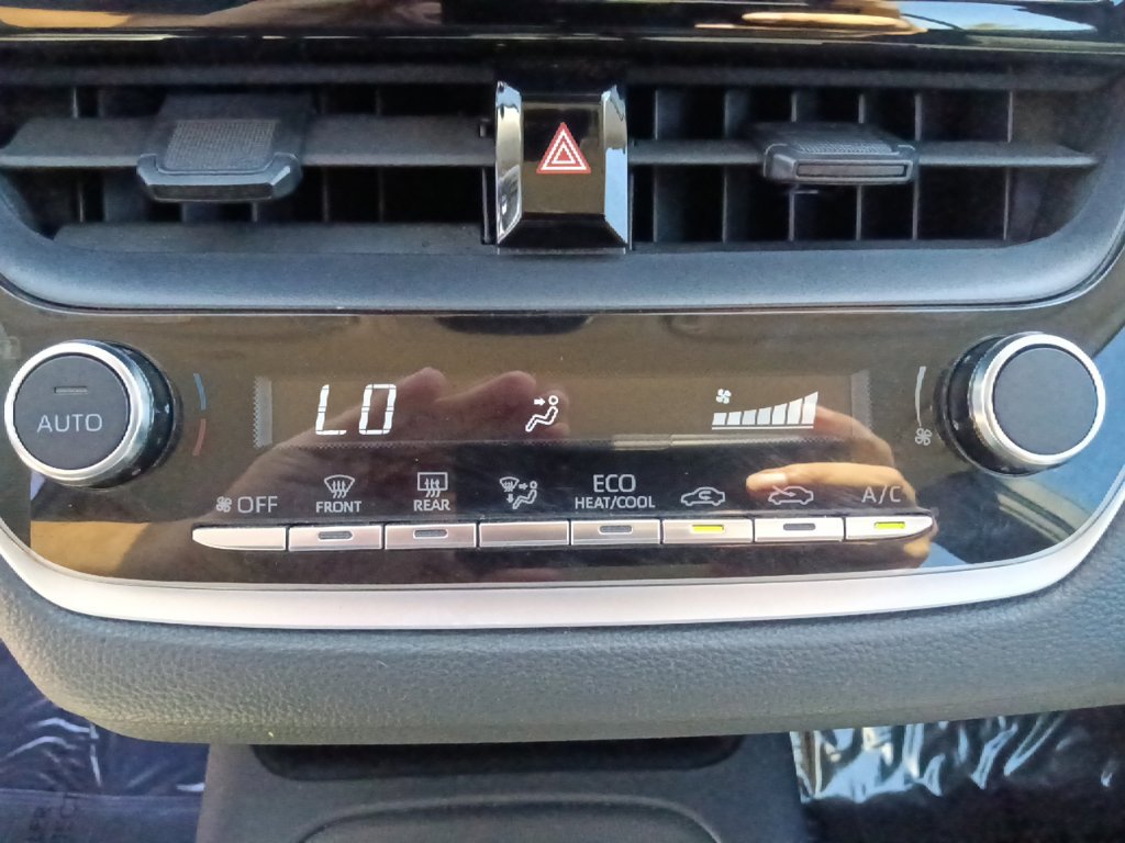Used 2024 Toyota Corolla LE FWD image 23