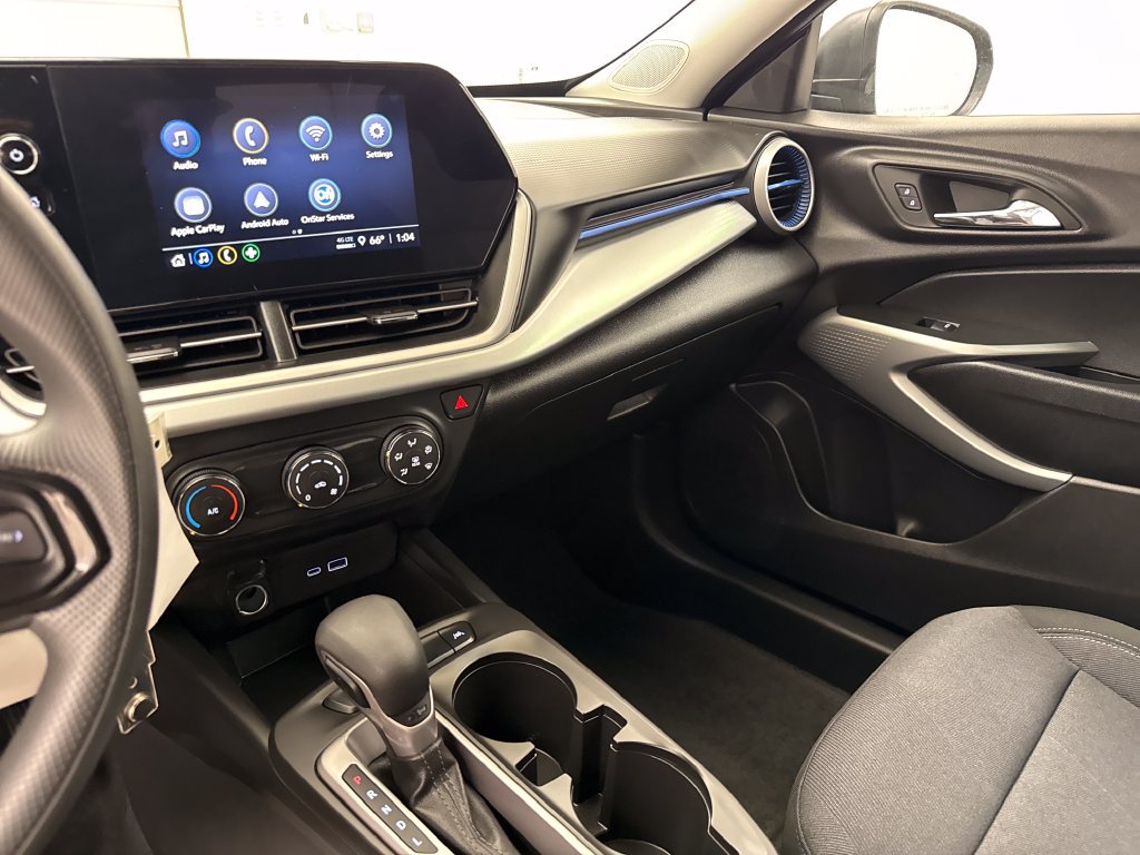 Used 2025 Chevrolet Trax LS FWD image 19