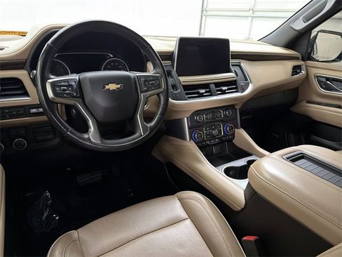 Used 2021 Chevrolet Tahoe Premier w/ Premium Package image 18