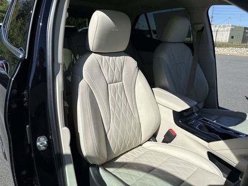 Certified 2021 Buick Envision Avenir w/ Technology Package II image 27