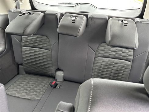 New 2025 Nissan Pathfinder SV w/ SV Premium Package image 18