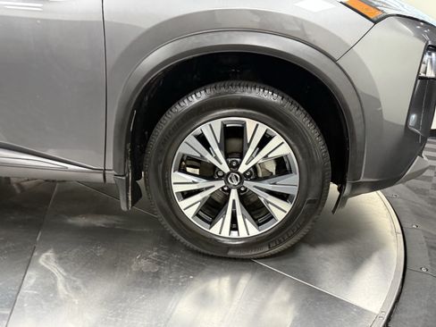 Used 2021 Nissan Rogue SV w/ Premium Package FWD image 9