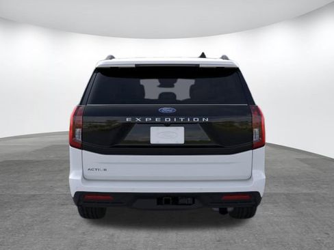 New 2026 Ford Expedition Active RWD image 5