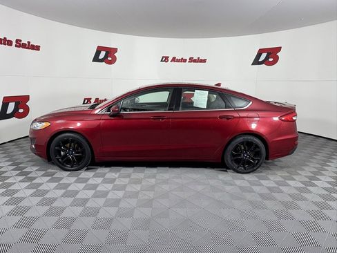 Used 2019 Ford Fusion SE w/ Equipment Group 151A image 3