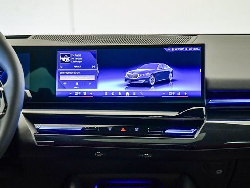 Used 2025 BMW 530i w/ Premium Package image 14