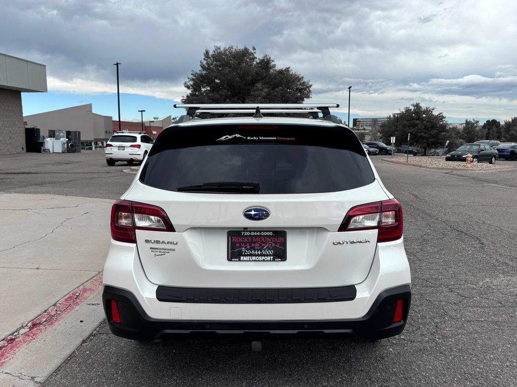 Used 2018 Subaru Outback 2.5i Touring w/ Popular Package #3 AWD/4WD image 11