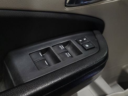 Used 2016 Honda Pilot Touring image 27