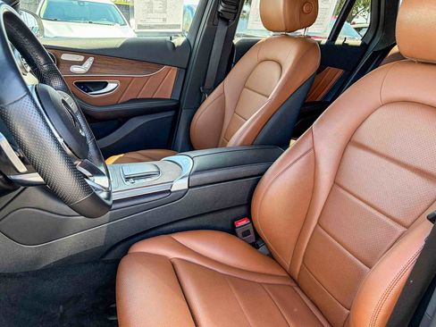 Used 2022 Mercedes-Benz GLC 300 4MATIC image 16
