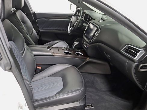 Used 2020 Maserati Ghibli S GranLusso image 34