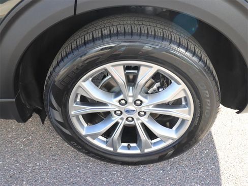 Certified 2022 Ford Explorer XLT w/ Equipment Group 202A image 23