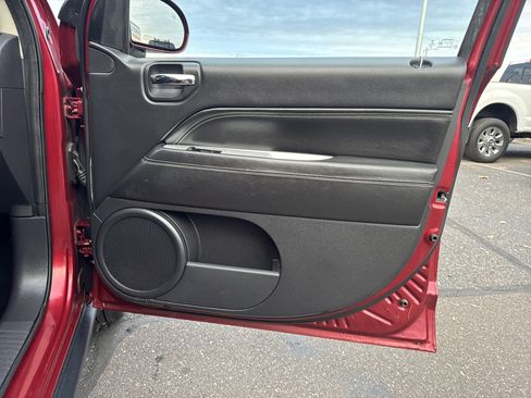 Used 2017 Jeep Compass High Altitude image 25