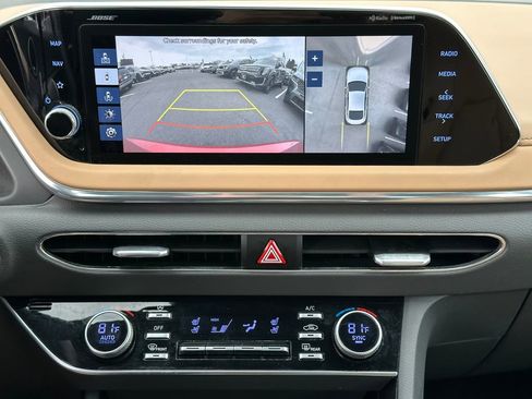 Used 2021 Hyundai Sonata Limited w/ Preferred Accessory Package image 26