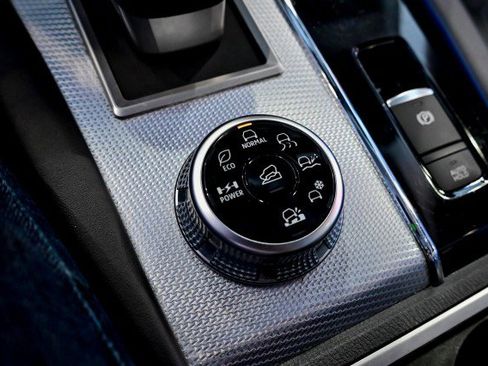 Used 2023 Mitsubishi Outlander SEL 40th Anniversary image 42