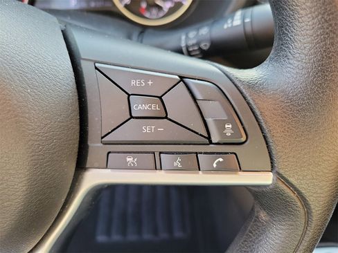 Used 2025 Nissan Sentra SV image 19