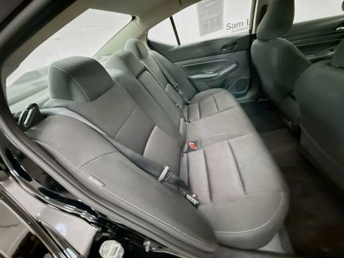 Used 2024 Nissan Altima 2.5 SV image 24