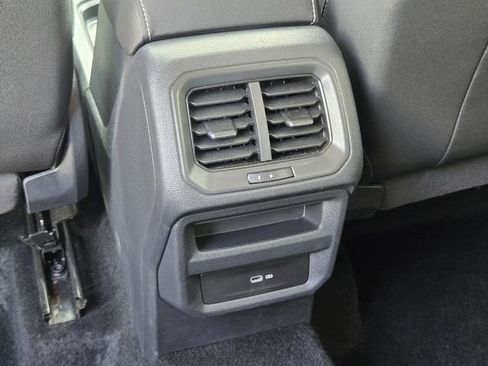 Certified 2023 Volkswagen Taos SE FWD image 15