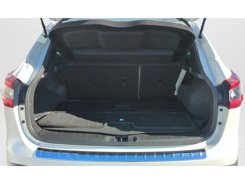Certified 2021 Nissan Rogue Sport SV FWD image 9
