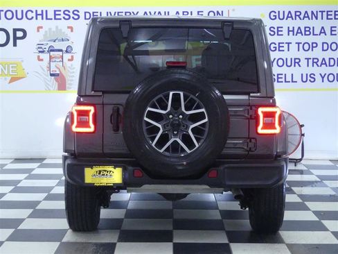 Used 2025 Jeep Wrangler Unlimited Sahara AWD/4WD image 6