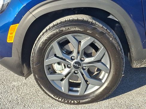 Used 2025 Kia Seltos LX image 8