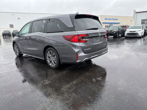 Used 2026 Honda Odyssey Touring image 4