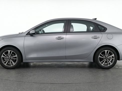 Used 2024 Kia Forte LXS FWD image 5