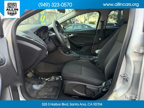 Used 2017 Ford Focus SE FWD image 8