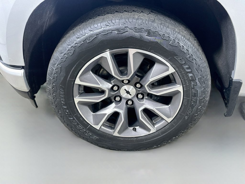 Used 2022 Chevrolet Silverado 1500 RST w/ Safety Package AWD/4WD image 8