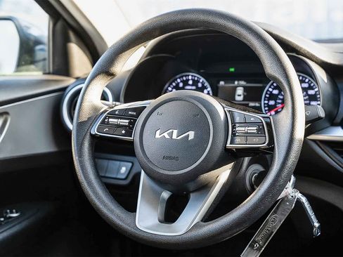 Used 2023 Kia Forte LX image 15