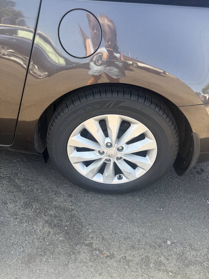 Used 2017 Kia Sedona EX FWD image 16