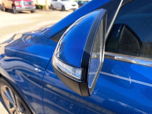 Used 2017 Hyundai Elantra Limited w/ Limited Tech Package 08 image 4