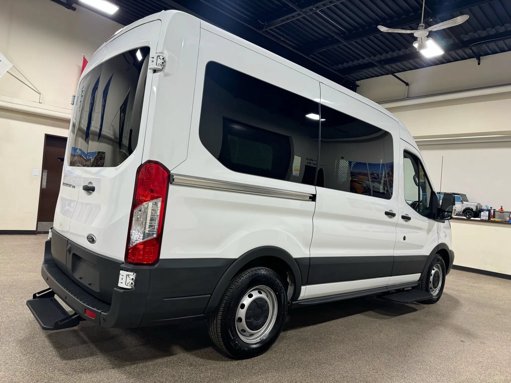Used 2016 Ford Transit 150 130 Medium Roof RWD image 17