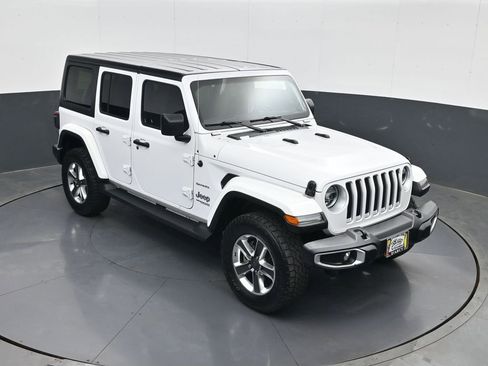 Used 2022 Jeep Wrangler Unlimited Sahara w/ Dual Top Group image 15