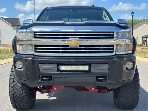 Used 2015 Chevrolet Silverado 2500 High Country w/ Duramax Plus Package image 8