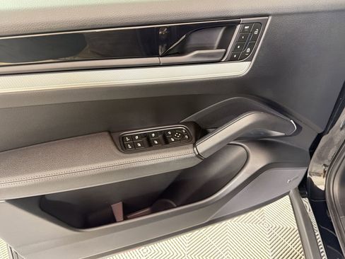 Certified 2024 Porsche Cayenne image 15