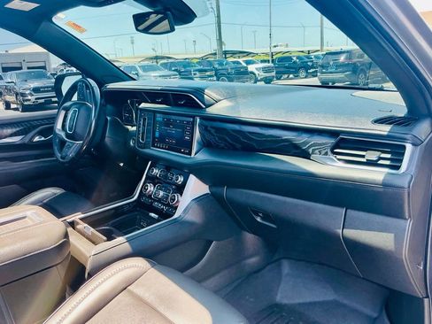 Used 2021 GMC Yukon XL Denali AWD/4WD image 34