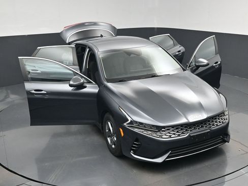 Used 2023 Kia K5 LXS image 46