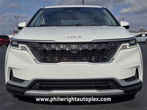 Used 2024 Kia Carnival LX image 8