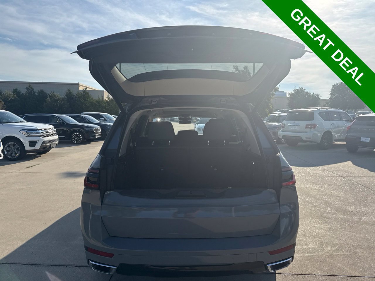 Used 2025 BMW X7 xDrive40i w/ Premium Package AWD/4WD image 7