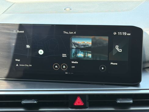 Used 2025 Kia Sorento EX w/ Panoramic Sunroof Package FWD image 4