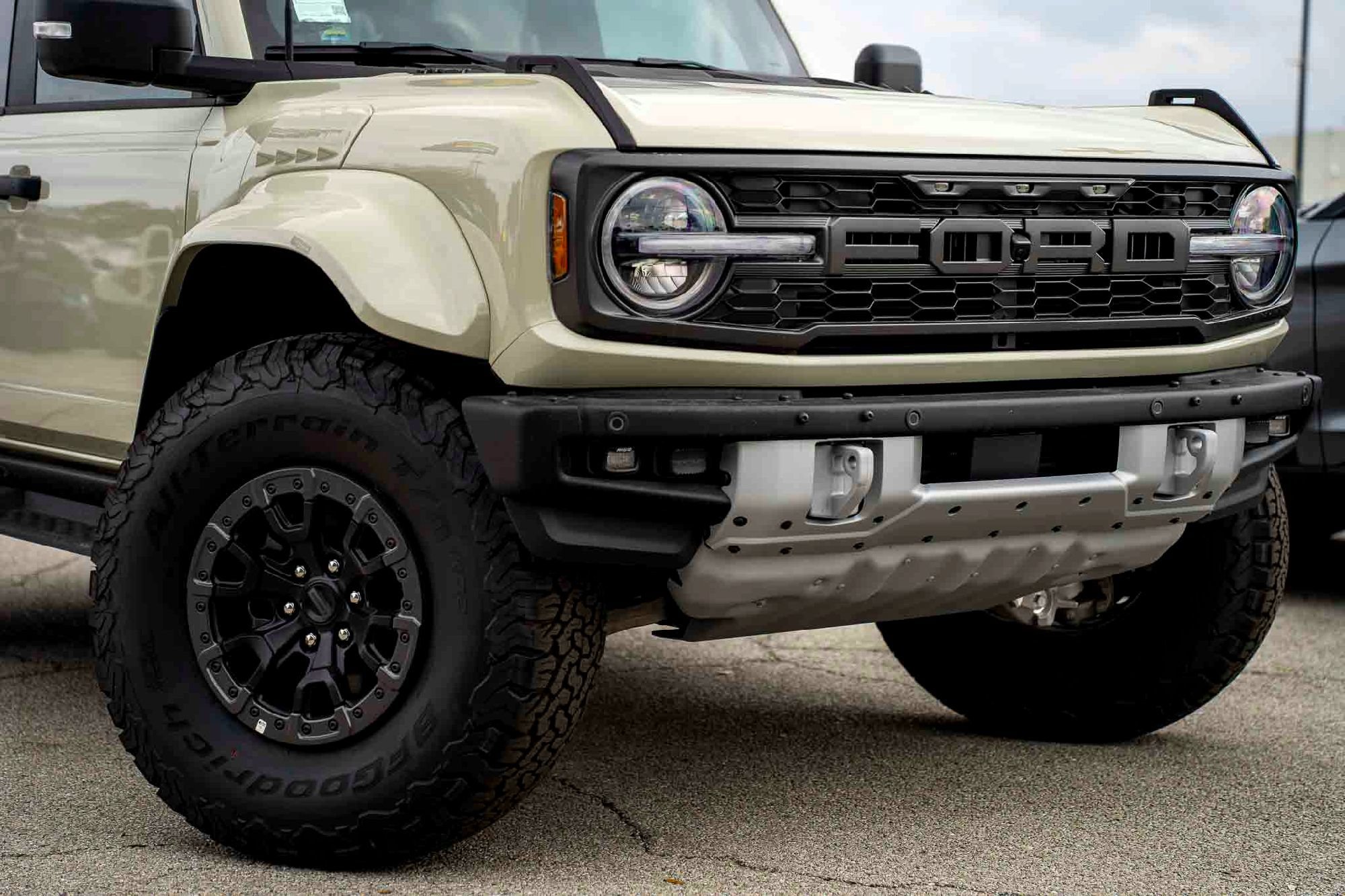 New 2025 Ford Bronco Raptor w/ Interior Carbon Fiber Pack AWD/4WD image 4