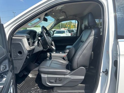 Used 2024 Ford Expedition XLT AWD/4WD image 12
